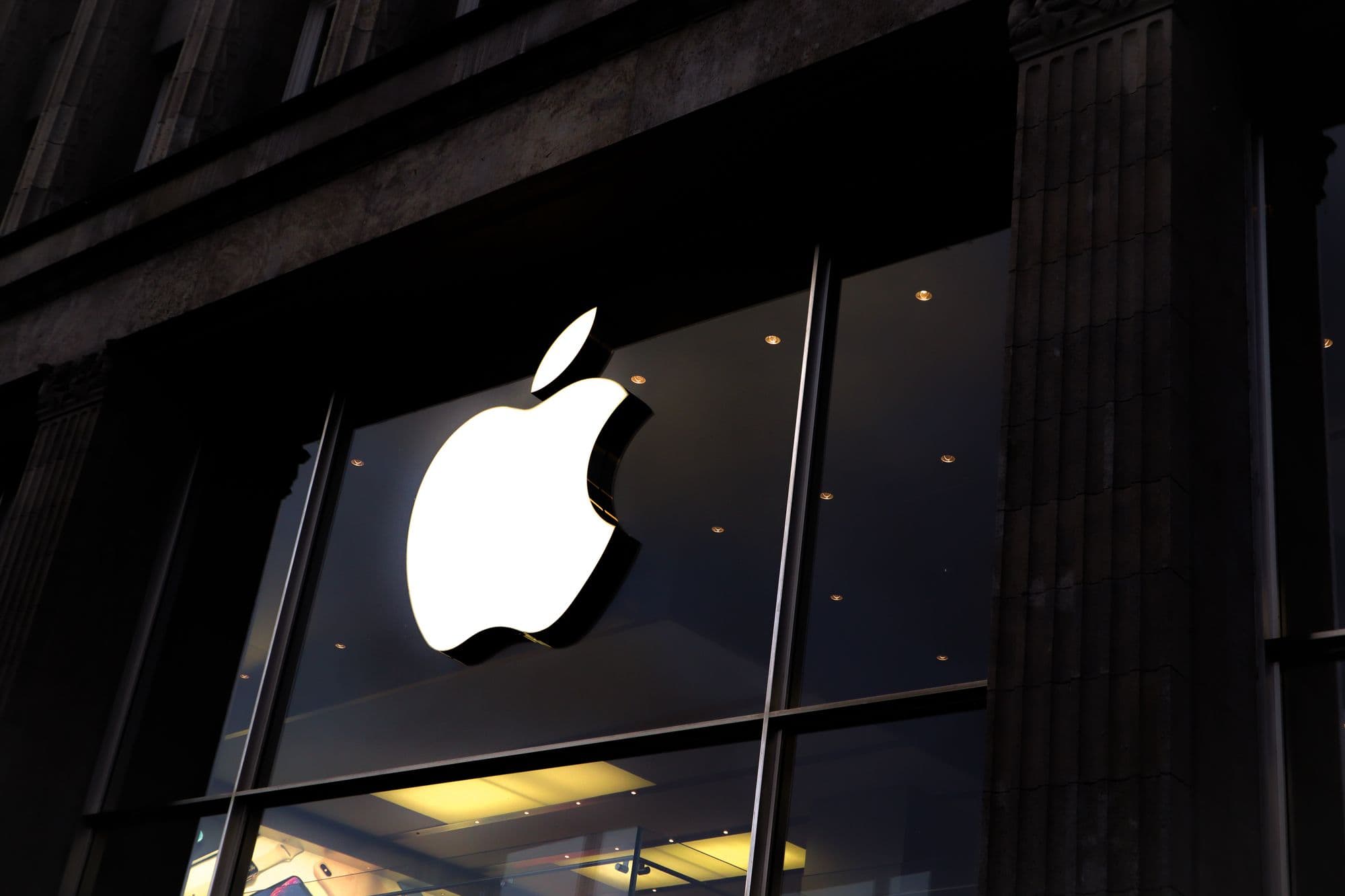 Amazon, Apple And Starbucks Employees Unionize