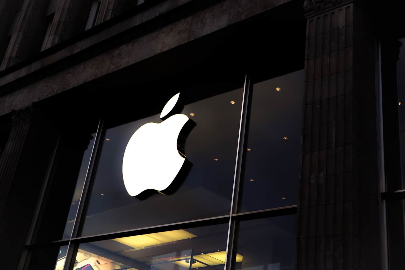 Amazon, Apple And Starbucks Employees Unionize